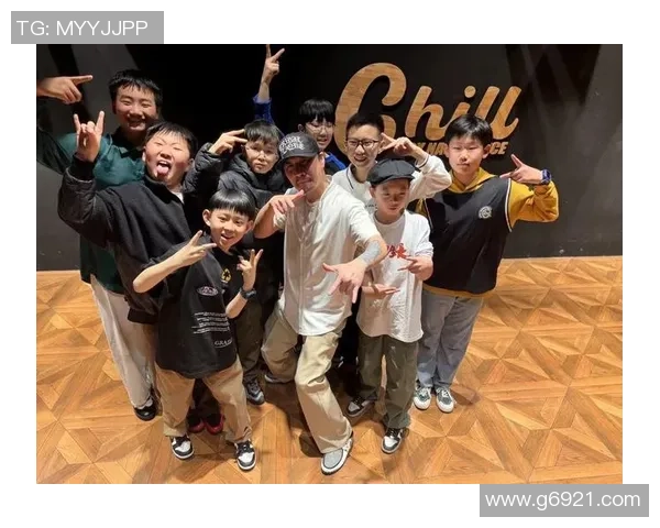 广州街舞队的团队协作之道：舞动青春与梦想的交汇点