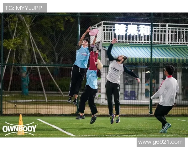 飞盘竞技的魅力与挑战:深入解析杭州飞盘队的训练与比赛节奏 飞盘竞技的魅力与挑战:深入解析杭州飞盘队的训练与比赛节奏