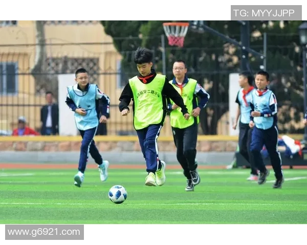 足球明星孩子的成长冒险故事在绿茵场上的梦想与友谊交织的旅程 足球明星孩子的成长冒险故事在绿茵场上的梦想与友谊交织的旅程