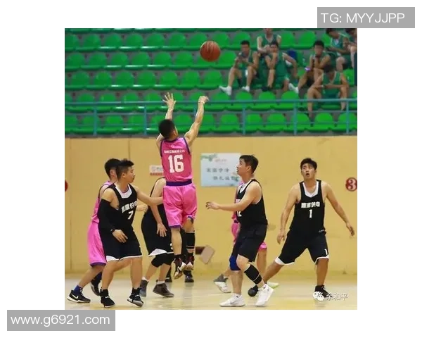 深圳篮球队与重庆篮球队赛后复盘团队协作的精彩瞬间与战术分析