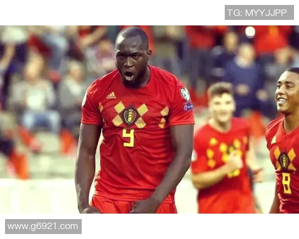 足球明星的土气穿搭揭秘时尚与运动的奇妙碰撞与反差 足球明星的土气穿搭揭秘时尚与运动的奇妙碰撞与反差